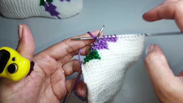 Вяжем следочки "Сирень" на двух спицах/Knit footprints "Lilac" on two knitting needles. #вязание смотреть онлайн