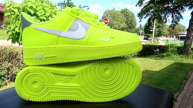 Nike Air Force 1 Low LV8 Utility "VOLT" Review and On-Feet! смотреть онлайн