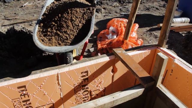 Капитальный ремонт нового дома. Фундамент свайный, фундамент ленточный. Работа кипит. смотреть онлайн