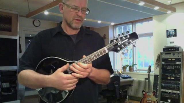 Caraya MA-001 Mandolin fra DanGuitar.dk смотреть онлайн