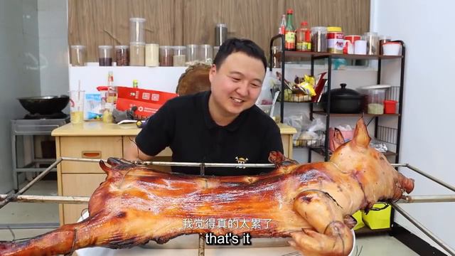 20斤一整头猪，阿强做“烤乳猪”，一口下去皮酥肉嫩，汁水丰盈！【cram阿强】