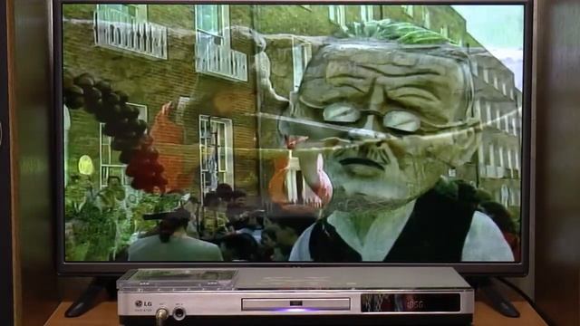 LG DKS-6100 - DVD-караоке система - демонстрация работы и внутреннее устройство . смотреть онлайн