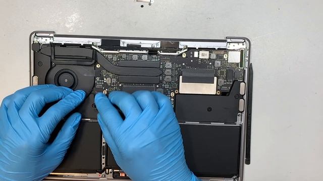 Macbook Pro A1708 Battery Keyboard Trackpad Replacement Full Assembly смотреть онлайн