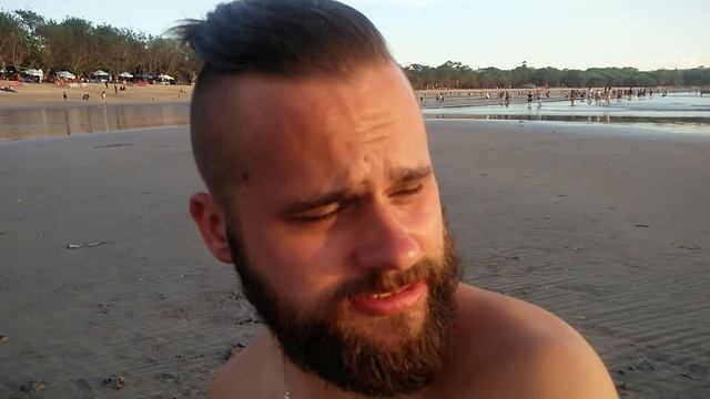 Самый грязный Kuta пляж на Бали