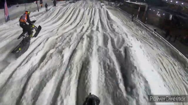 Прокатимся по трассе на Snowbike —снежном мотоцикле смотреть онлайн