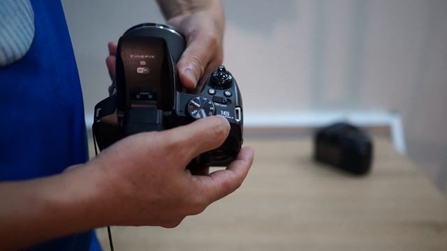 Báo giá 12.3.2023 - Phần 3: Máy ảnh siêu zoom Panasonic FZ72 và Fujifilm S9900 смотреть онлайн