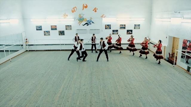 Хореографическая постановка "Поулочная" образцовый ансамбль "Жарки" Седельниковского р-на 20.10.202 смотреть онлайн