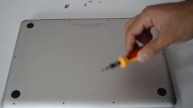 Macbook pro RAM değiştirme, RAM yükseltme (Late 2011) смотреть онлайн