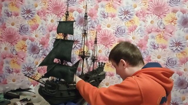 Сборка модели корабля черная жемчужина Установка третьего паруса на первую мачту смотреть онлайн