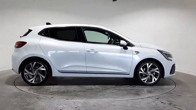 Renault Clio 1.6 E-TECH Hybrid 140 RS Line 5dr Auto смотреть онлайн