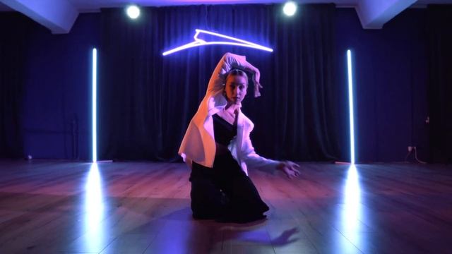 Anna Liovina | High Heels смотреть онлайн