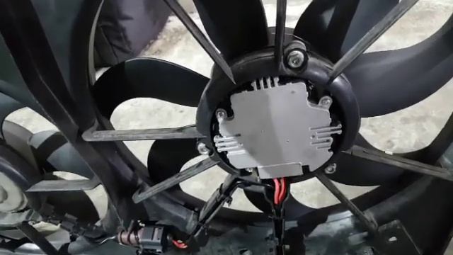 Motorlüfter Lüfter läuft weiter bei stehendem Motor Touran Tiguan Touareg Golf 5 6 Skoda Seat Audi смотреть онлайн