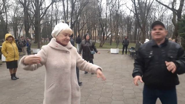 Гори,гори ,огонь любви. ? Алёна Петровская.В Гомельском парке. 01.04.2023. смотреть онлайн