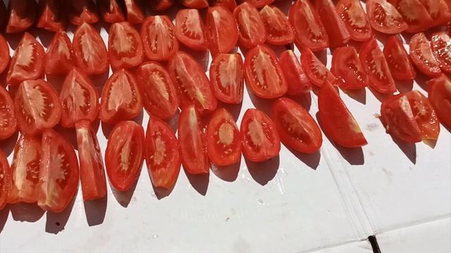 Domatesi kışa Bu Yöntemle SAKLAYIN ❗ Kışın Salata ve Yemeklerde Kullanın? Domates Nasıl Kurutulur смотреть онлайн