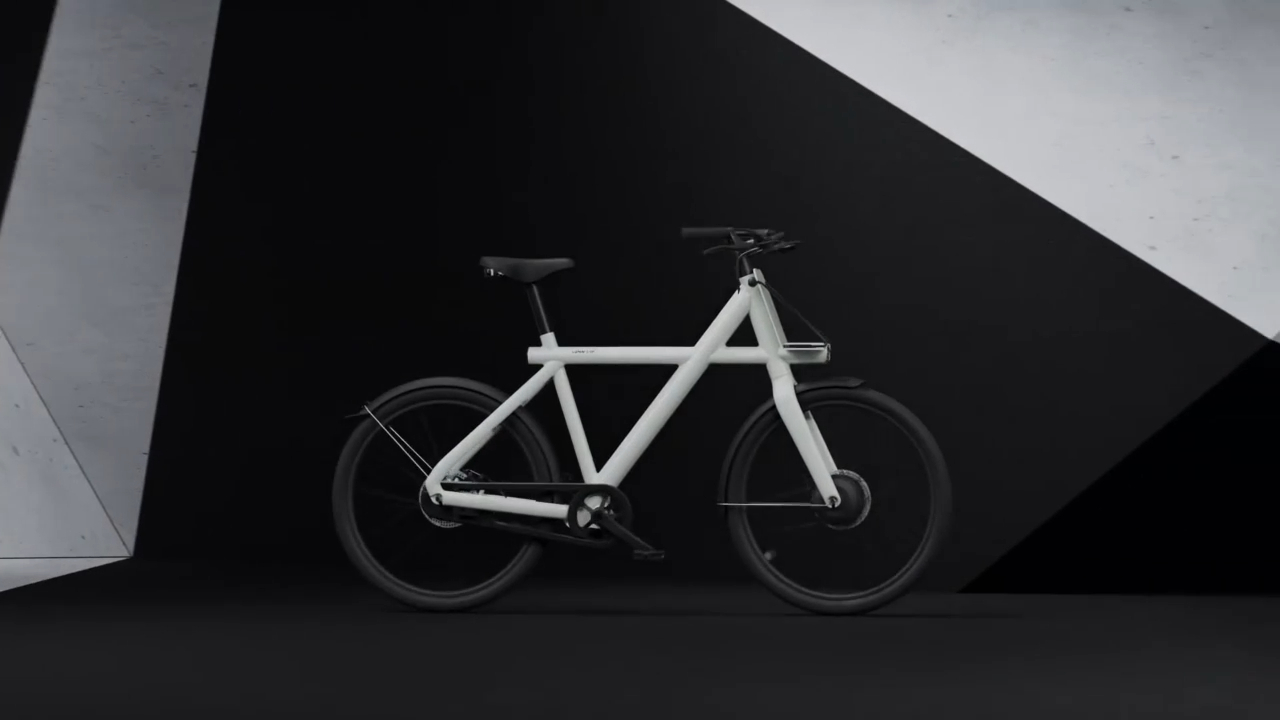 Два новых электровелосипеда от VanMoof смотреть онлайн