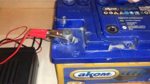 Аккумулятор Аком EFB и Вымпел 55 зарядное устройство . Они это смогли , часть 8 конец заряда .