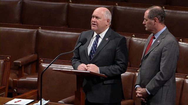 Rep. Estes Leads the House in a Moment of Silence Honoring Sen. Bob Dole - Dec. 8, 2021 смотреть онлайн