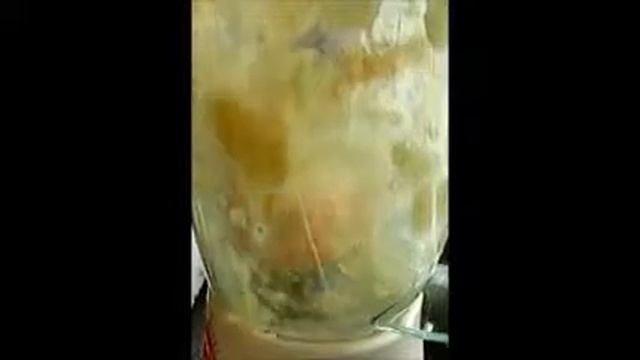 Blending an orange at 480 fps смотреть онлайн