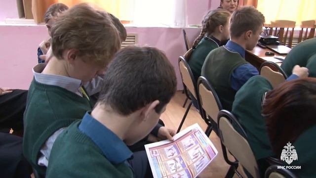 Водные спасатели провели урок безопасности смотреть онлайн