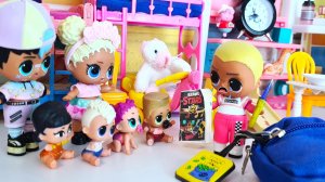 ВЫГНАЛИ ИЗ ШКОЛЫ В ДЕТСКИЙ САД ЗА ПРАНКИ?? Куклы ЛОЛ сюрприз СМЕШНЫЕ мультики Даринелка