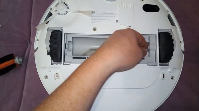 Робот-пылесос Mi Robot Vacuum-Mop очистка основной щетки. смотреть онлайн
