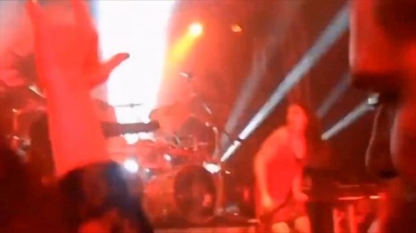 Simone Simons, Alissa White-Gluz, Floor Jansen & Elize Ryd headbanging on The Haunting (Kamelot)