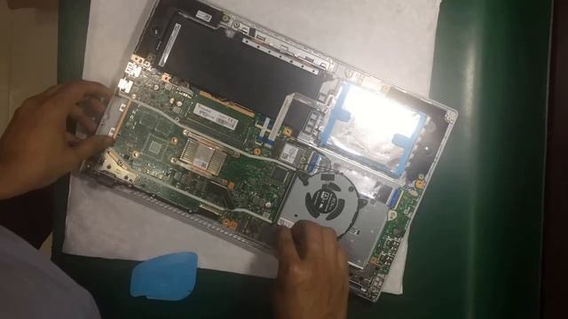 ASUS D509DA SSD & RAM UPGRADE смотреть онлайн