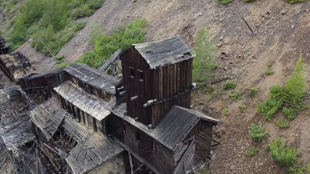 Бывшая обогатительная фабрика им. Чапаева "Третья фабрика", съемка с квадрокоптера смотреть онлайн