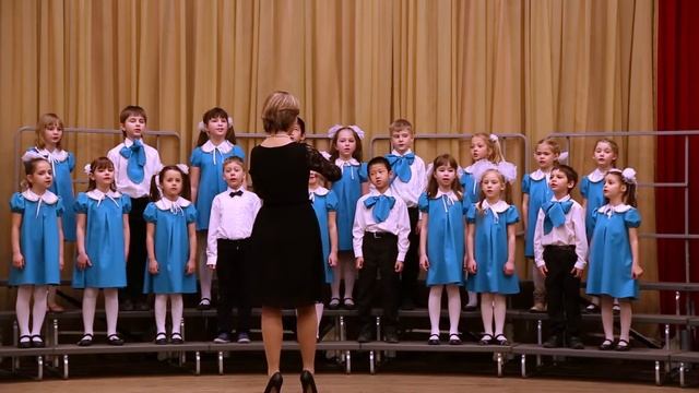 Младший детский хор выступает, в детской музыкальной школе имени Г.В.Свиридова смотреть онлайн