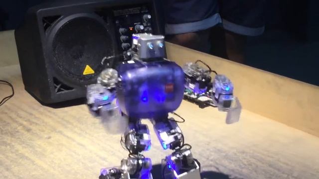 Танцующие роботы смотреть онлайн