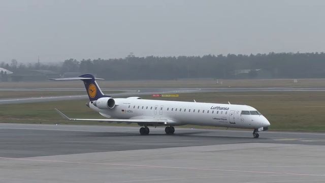 Lufthansa Cityline CRJ-900 landing at Graz Airport | D-ACKA смотреть онлайн