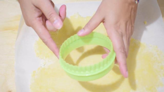 POCHI INGREDIENTI E POCHI MINUTI per i CESTINI DI FROLLA NATALIZI alla crema da regalare a Natale смотреть онлайн