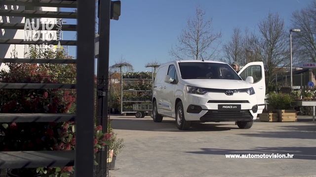 Toyota Proace City смотреть онлайн