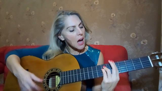 Учусь играть на гитаре и петь на испанском Duele el corazón Enrique Iglesias смотреть онлайн