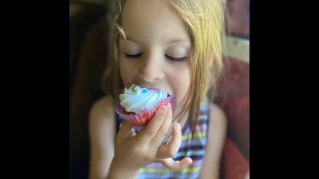 Печём и украшаем ? капкейки? смотреть онлайн