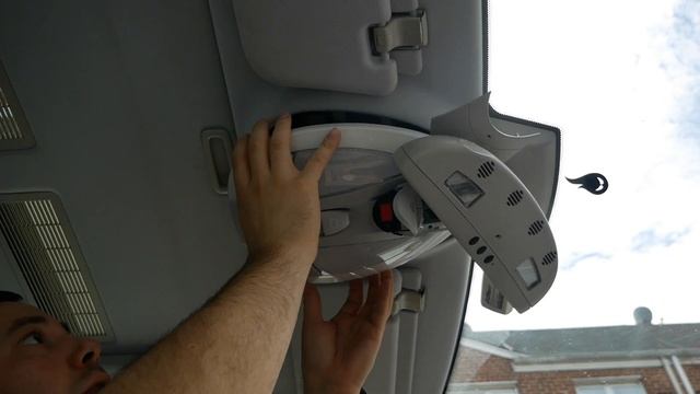 How To Replace front dome light bulb on Mercedes w211 e350 смотреть онлайн