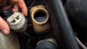 КАК И КОГДА ДОЛИВАТЬ ТОРМОЗНУЮ ЖИДКОСТЬ НА ВАЗ 2106 РЕМОНТ