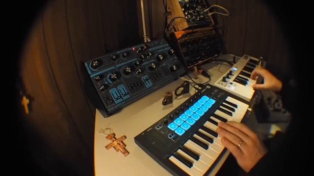 Laika & Gagarin - Live ambient with Dreadbox Hades, Abyss, Nyx v.1 and Behringer Crave смотреть онлайн