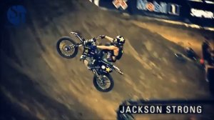 Гонки на мотоциклах с трюками!