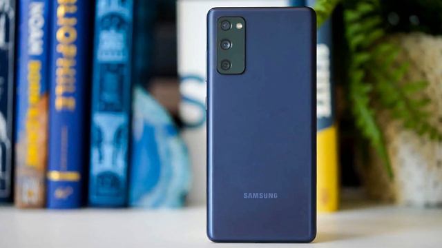Samsung Galaxy S21 FE 5G here we go again! This is crazy. смотреть онлайн