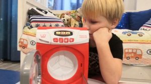 Стиральная машинка (игрушка) стирает с открытой дверцей??? Лёнька-мастер?⚙️?