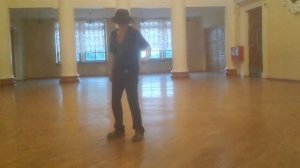Танец в стиле Майкла Джексона