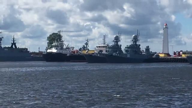 День ВМФ 2017, кронштадт день ВМФ 31.08.2017, зимняя пристань , петровский парк смотреть онлайн