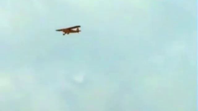 Модель-копия самолета Piper J3 Cub смотреть онлайн