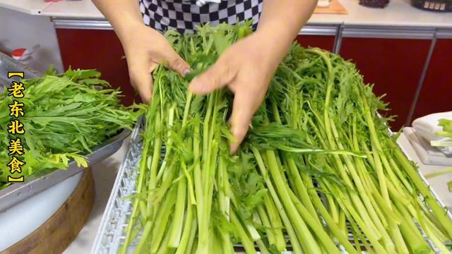 东北小咸菜腌雪里蕻，教你正确的腌菜配方，不烂不发黄，炖菜超香#家常菜 #下酒菜