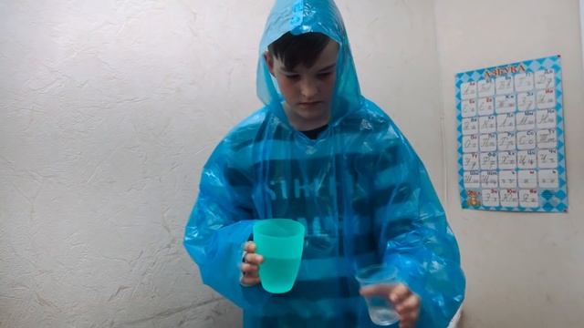 ВАРЕННОЕ или СЫРОЕ яйцо?! НЕОБЫЧНАЯ ИГРА!!! смотреть онлайн