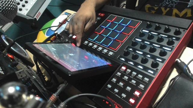 AKAI MPC X SAMPLE BEAT FENDER JAZZ BASS FULL VIDEO смотреть онлайн