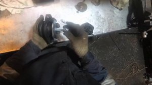 ВАЗ. 2110-2112. Замена правой подушки двигателя.