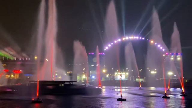 DUBAI FESTIVAL CITY LIGHT SHOW смотреть онлайн