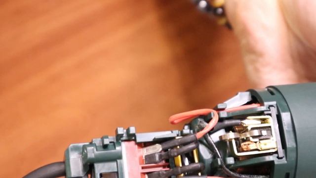 METABO W 850-125 ИЛИ MAKITA 9558HN. Какую болгарку выбрать? Сравнение популярных УШМ. смотреть онлайн